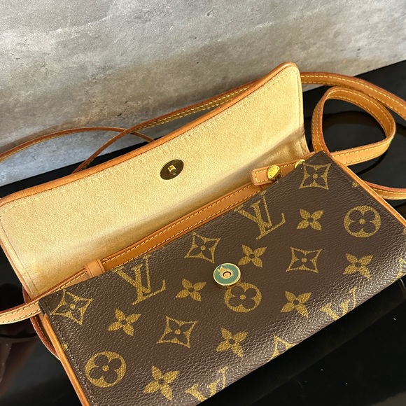 Authentic Louis Vuitton Pochette Twin PM - Picture 7 of 14